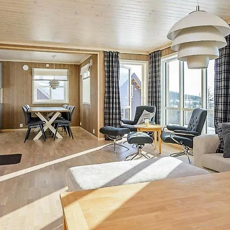 Three-bedroom Holiday In Fjell